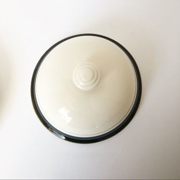 Pfaltzgraff bowl with dome cover - Picture 5 of 5